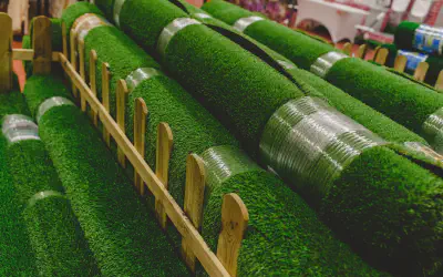 Synthetic Lawn & Putting Greens